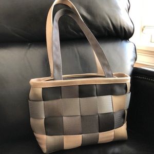 Harveys shoulder strap bag.